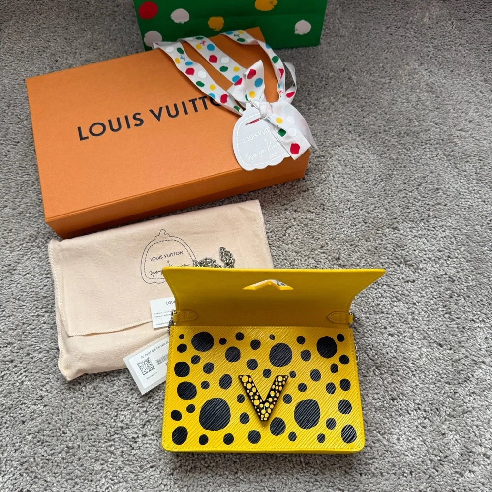 Authentic Louis Vuitton x Yayoi Kusama Twist Belt Chain Wallet - Picture 7 of 7